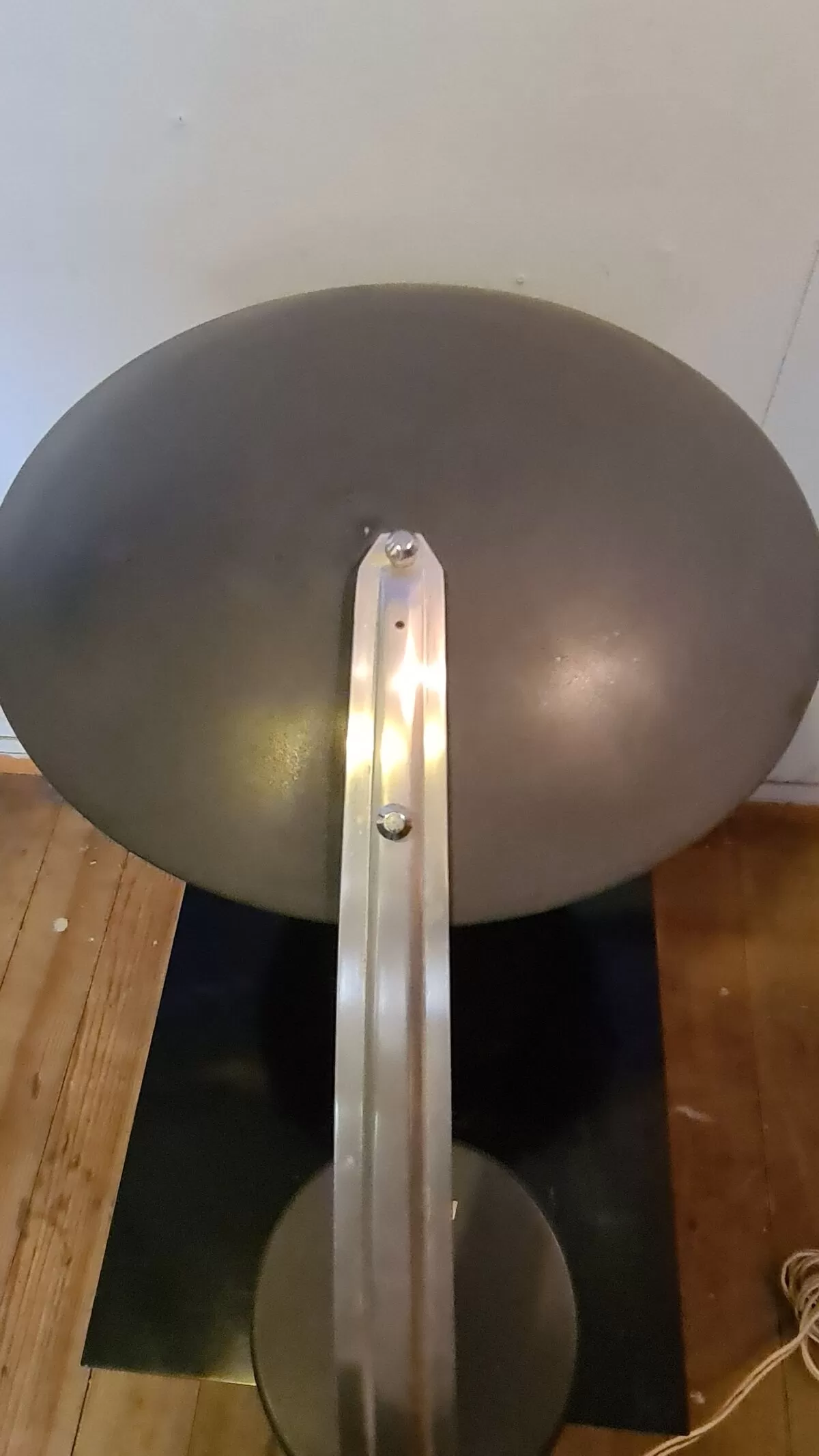 Illustration numéro 5 du produit Lampe UFO