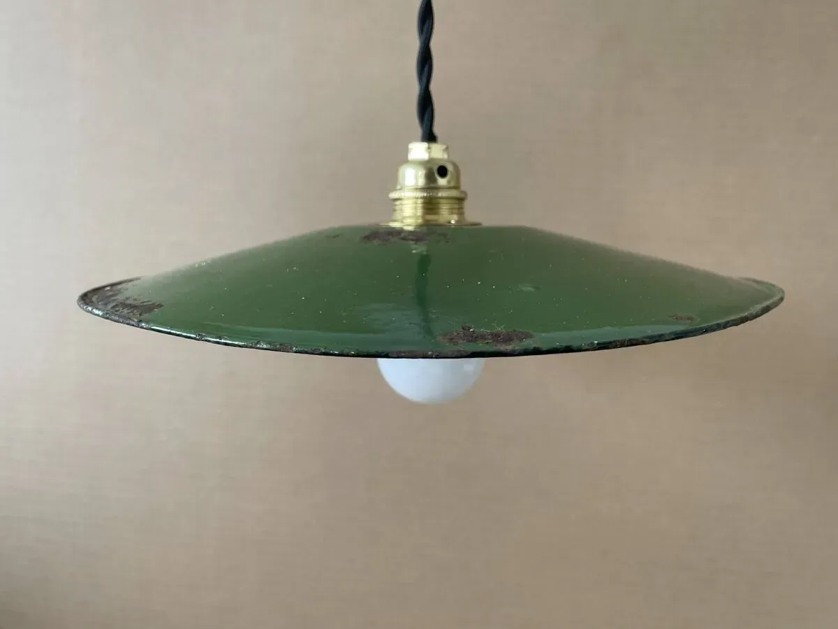 Illustration numéro 5 du produit Suspension d'atelier en tôle émaillée ancienne