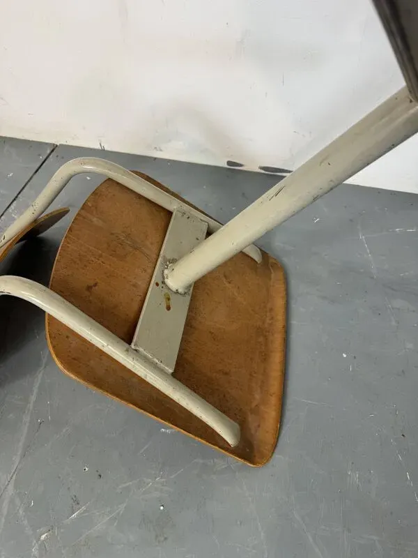 Illustration numéro 5 du produit Chaise de bureau industrielle vintage Marko des années 1950