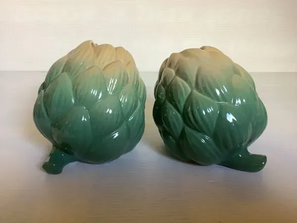 Illustration numéro 5 du produit Paire de vases artichauts barbotine