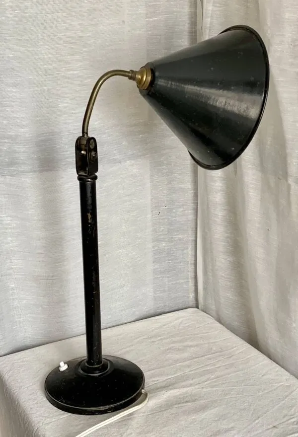 Illustration numéro 5 du produit Lampe d'atelier vintage 1950 métal peint et laiton