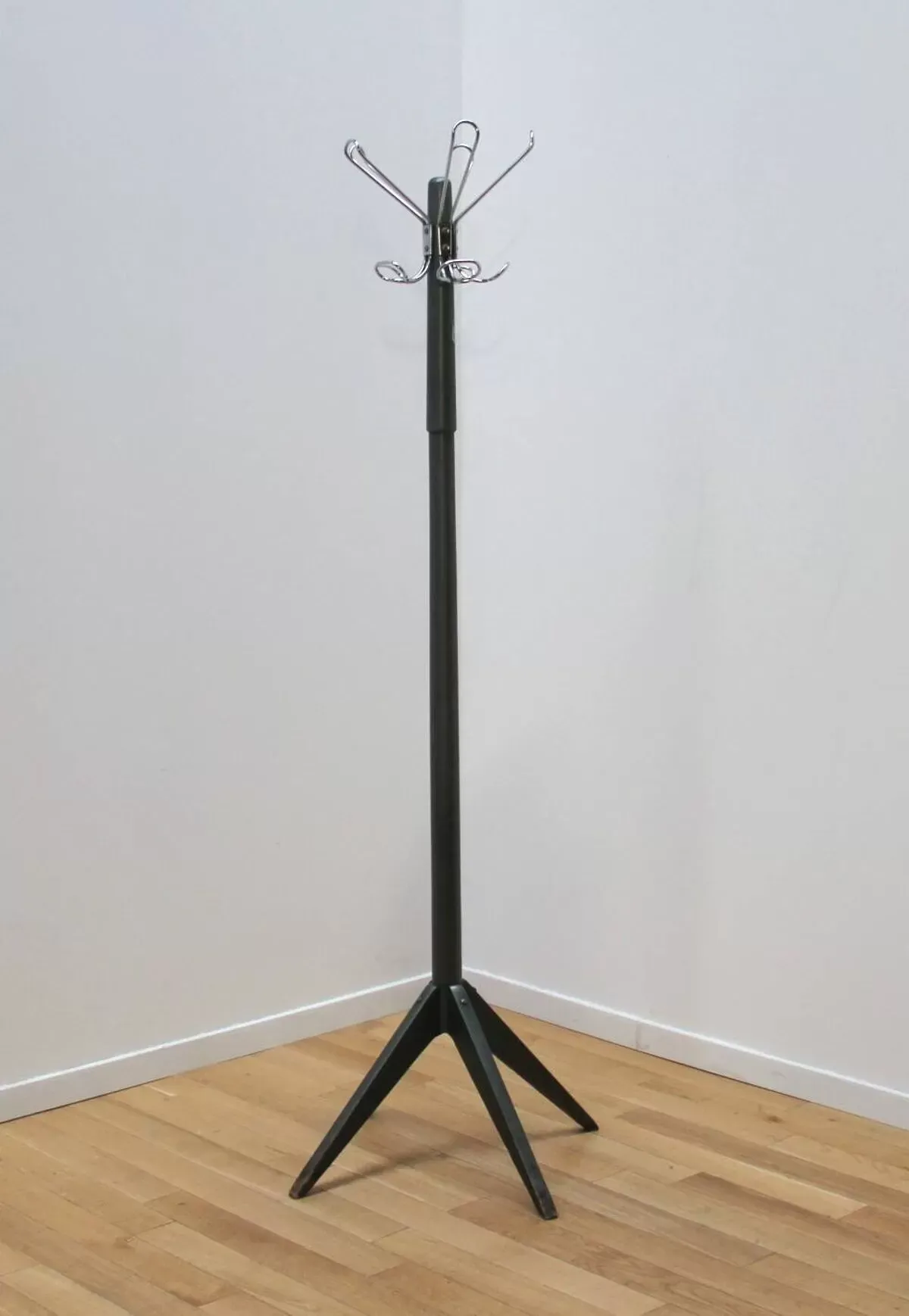 Illustration numéro 5 du produit Portemanteau années 50