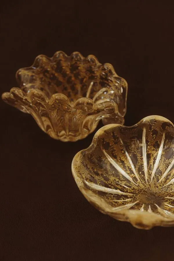 Illustration numéro 5 du produit Coupe en verre de Murano à poudre d’or, XXe siècle