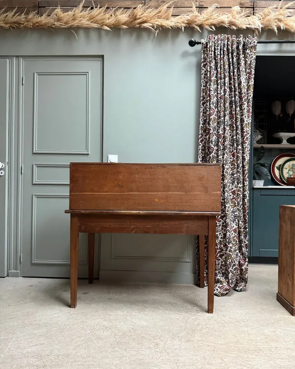 Illustration numéro 5 du produit Bureau ancien à gradin