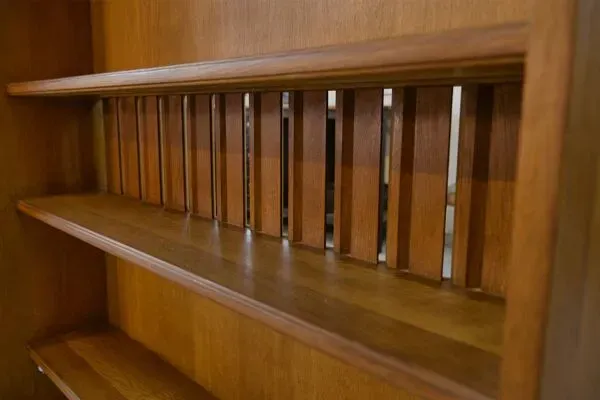 Illustration numéro 5 du produit Étagère murale par Guillerme & Chambron 1950