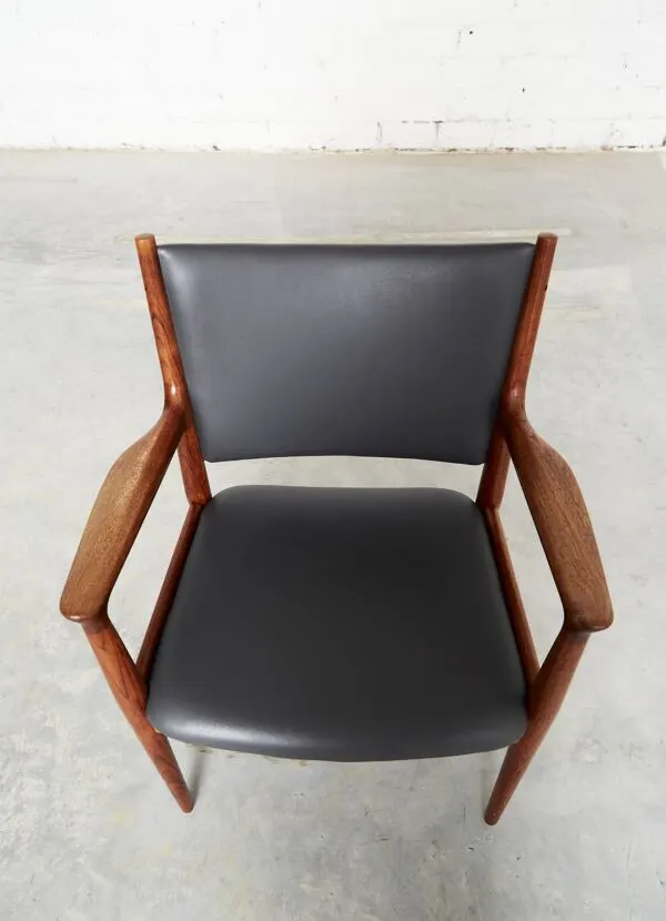Illustration numéro 5 du produit Fauteuil JH-513 de Hans Wegner pour Johannes Hansen