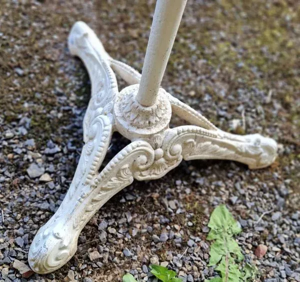 Illustration numéro 5 du produit Guéridon de bistrot parisien début XXè en marbre et fonte