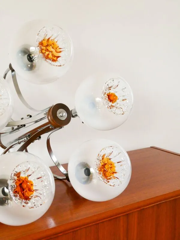 Illustration numéro 5 du produit Lustre Gaetano Sciolari, 5 feux, en verre de Murano, Opaline et Ambré, 1970