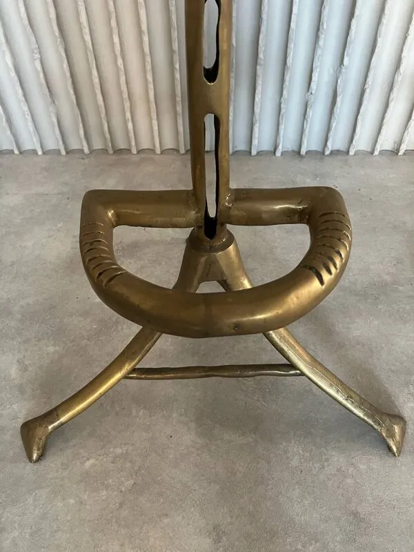 Illustration numéro 5 du produit Tabourets de bar sculpturaux David Marshall – Ensemble de 2