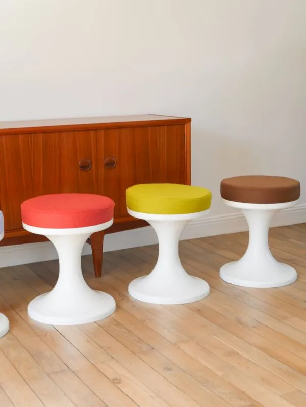 Illustration numéro 5 du produit Tabouret tulipe en Plastique et Laine, Vert Matcha, Design Space Age, 1970