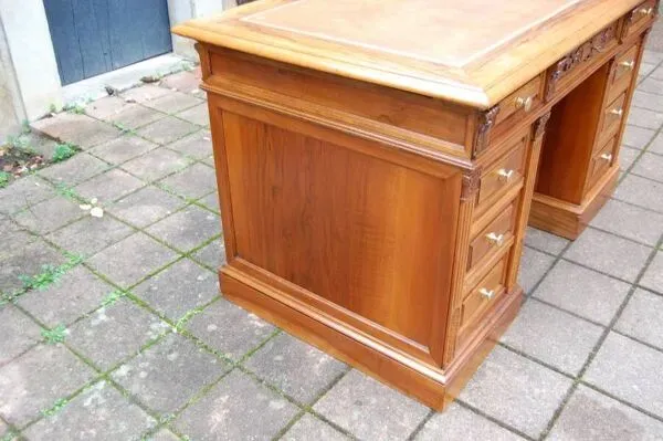 Illustration numéro 5 du produit bureau a caisson napoléon III en noyer fin du 19e siécle