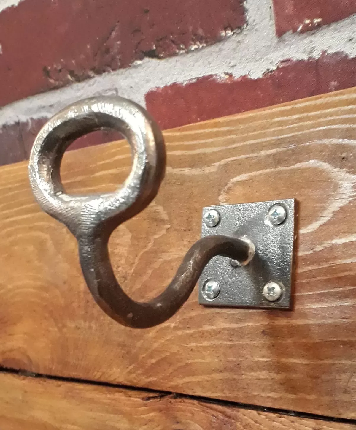 Illustration numéro 5 du produit Portemanteau mural 1960