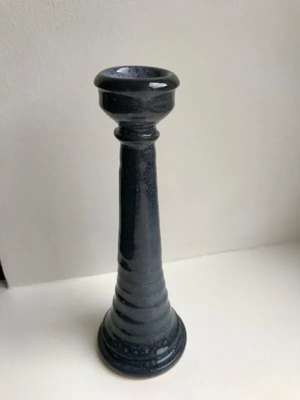 Illustration numéro 5 du produit Bougeoir en grès artisanal signé années 70