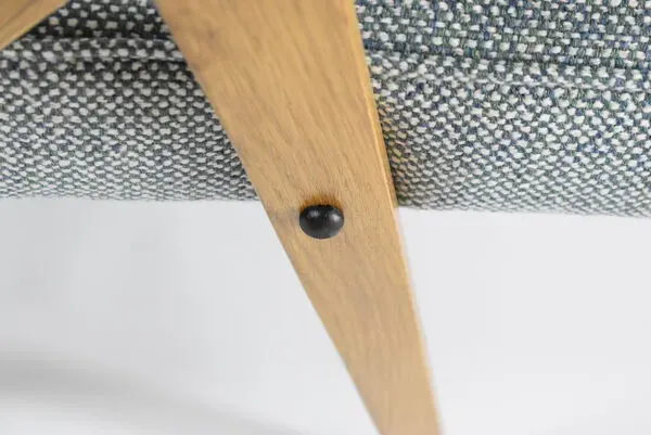 Illustration numéro 5 du produit Fauteuil vintage des années 60, tissu gris entièrement restauré