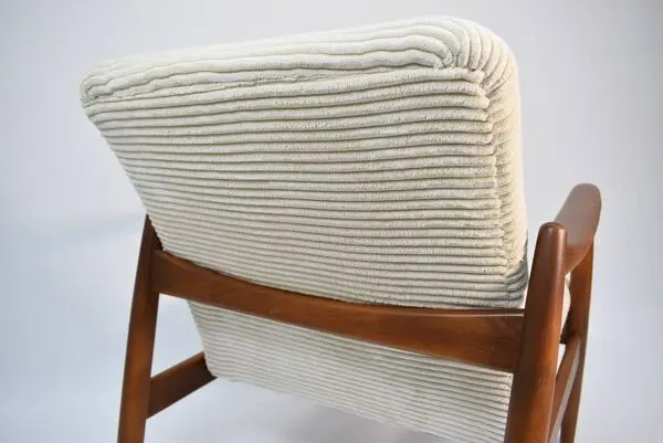 Illustration numéro 5 du produit Fauteuil vintage entièrement restauré par E.Homa, années 60, cordon beige