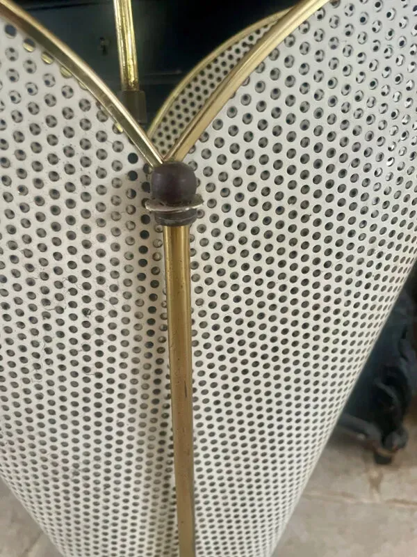 Illustration numéro 5 du produit Porte-parapluie en métal rigitulle et laiton années 50