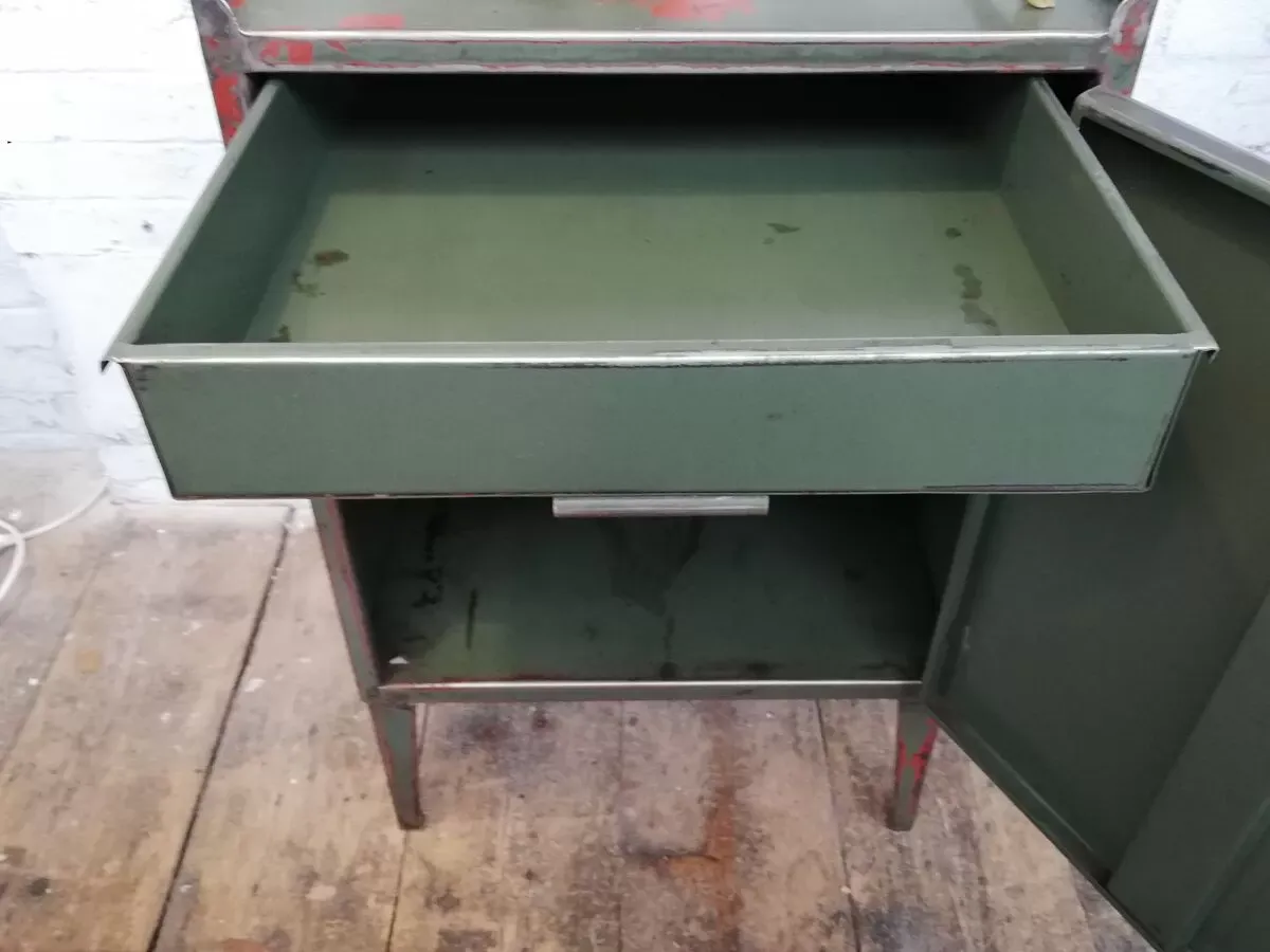 Illustration numéro 5 du produit Placard industriel, meuble d'atelier en tôle