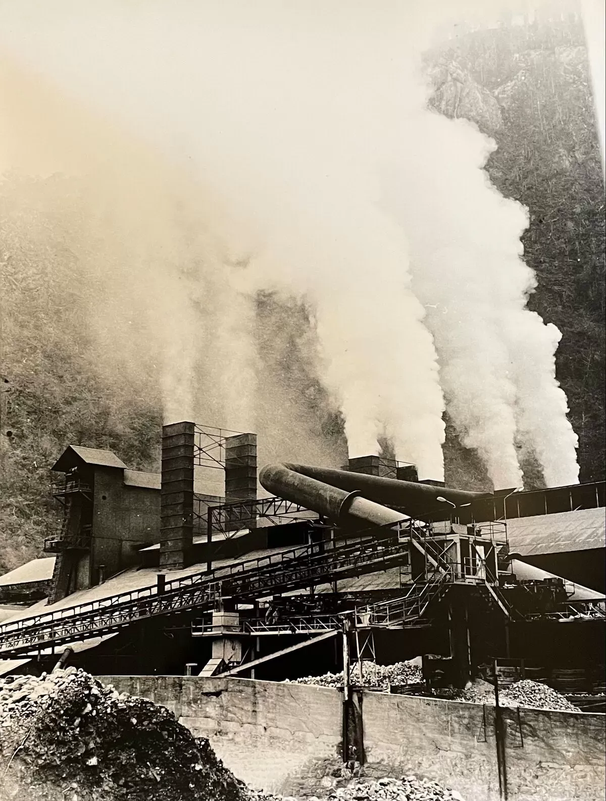 Illustration numéro 5 du produit Photographie tirage argentique noir et blanc circa 1970 architecture