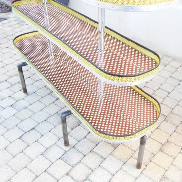 Illustration numéro 5 du produit Desserte Ou Gondole De Magasin