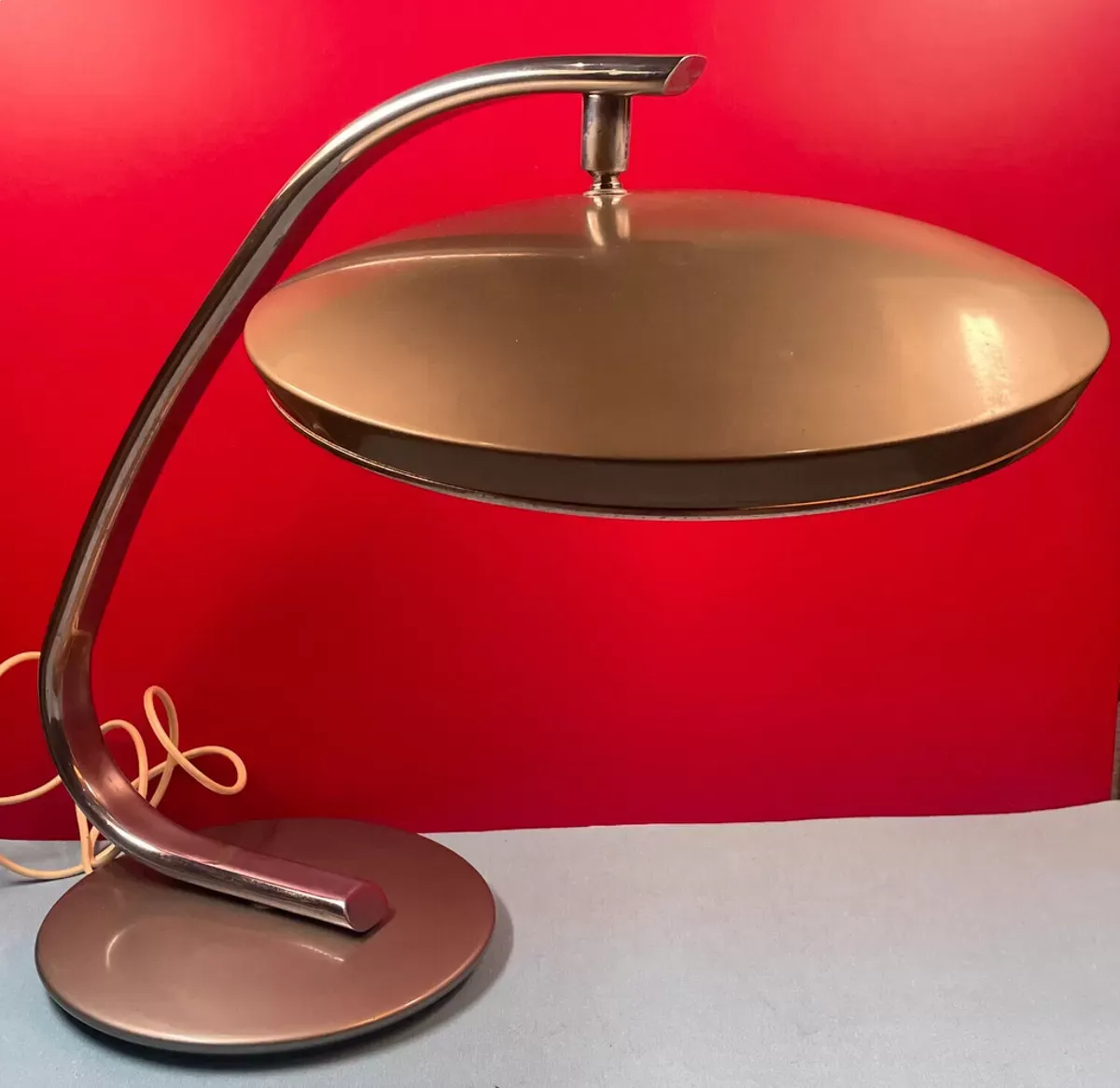 Illustration numéro 5 du produit Lampe industielle de bureau, 60/70s