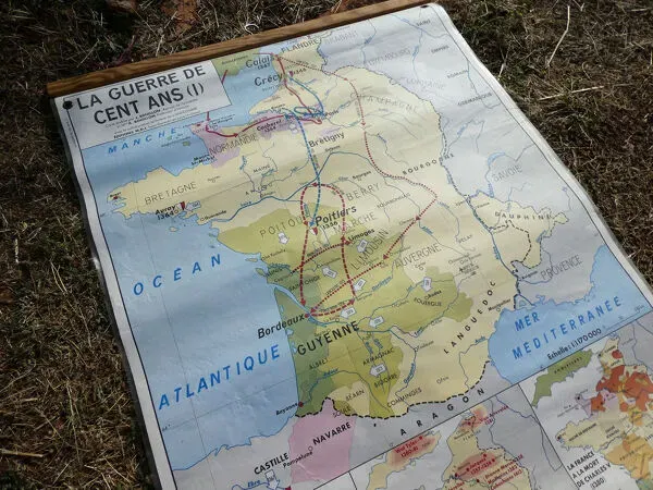 Illustration numéro 5 du produit Ancienne carte d'école vintage MDI ''La Guerre de cent ans