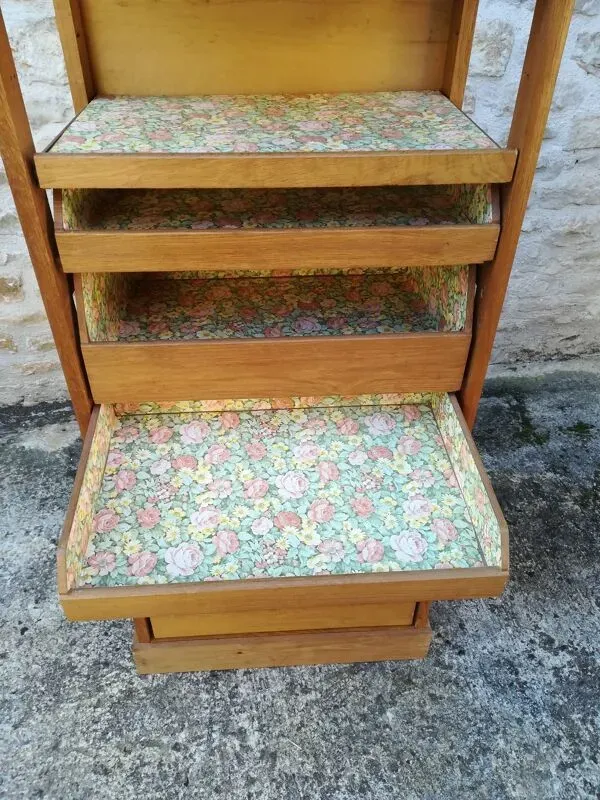 Illustration numéro 5 du produit Meuble de métier a tiroirs