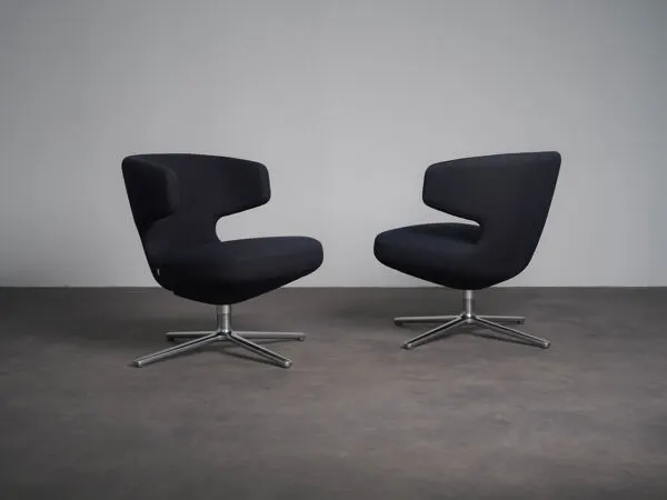 Illustration numéro 5 du produit Paire de fauteuils Petit Repos par Antonio Citterio pour Vitra, Suisse, années 2010.