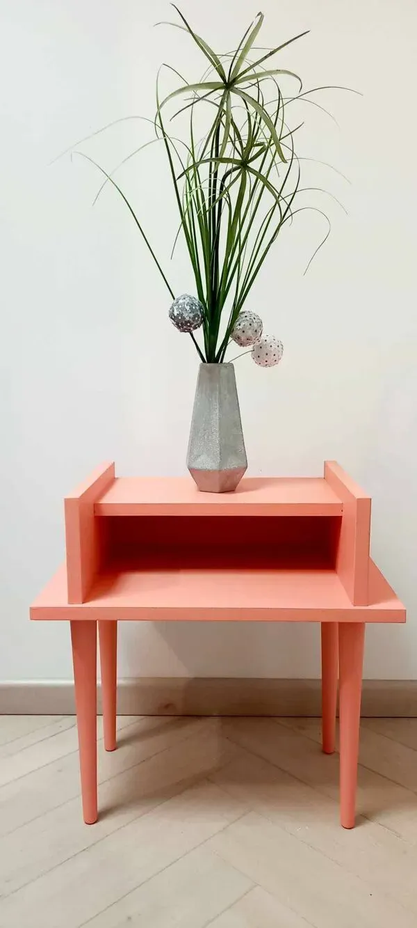 Illustration numéro 5 du produit Chevet ancien aux pieds compas