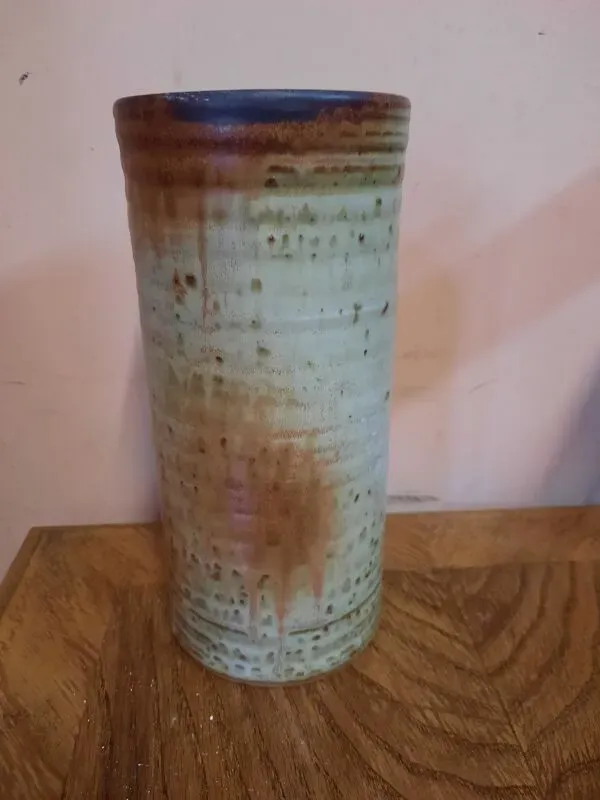 Illustration numéro 5 du produit Vase en grès