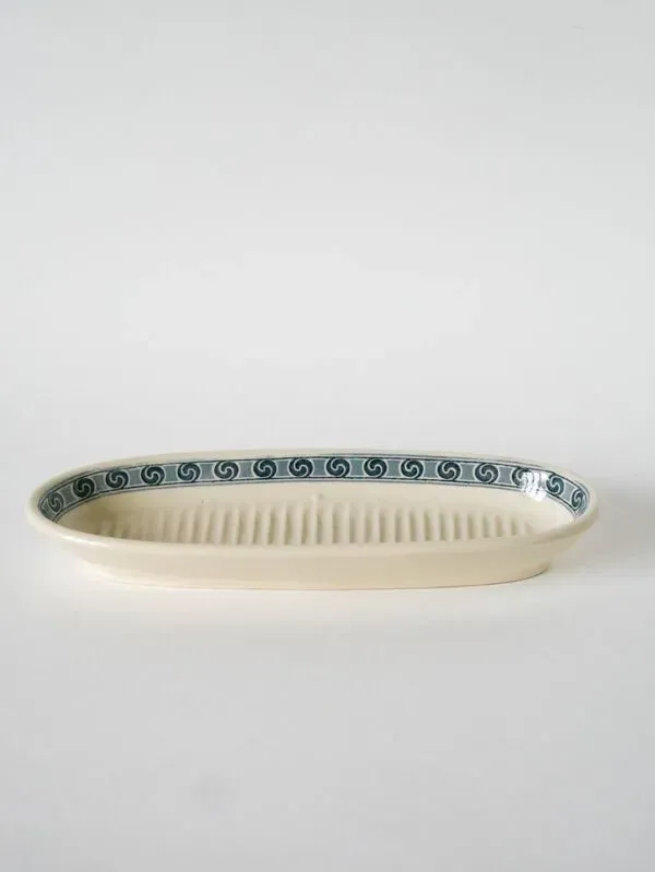 Illustration numéro 5 du produit grand porte-savon en Terre de Fer, Saint-Amand modèle ''Thais'' XIXème