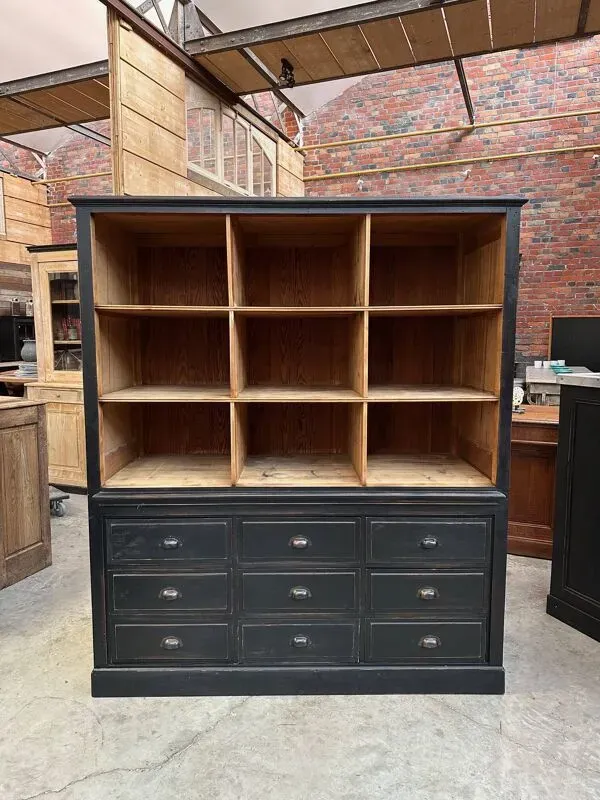 Illustration numéro 5 du produit Meuble d’atelier Début XXème