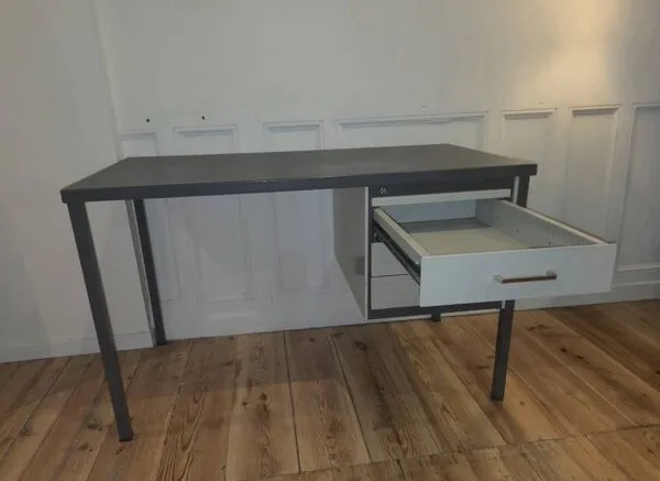 Illustration numéro 5 du produit Bureau vintage industriel Gispen avec caisson 3 tiroirs