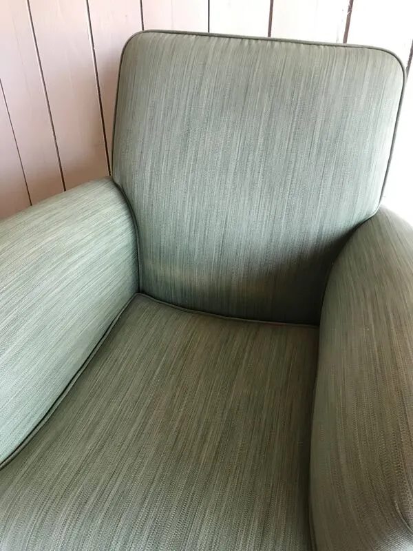 Illustration numéro 5 du produit Fauteuil club en tissu