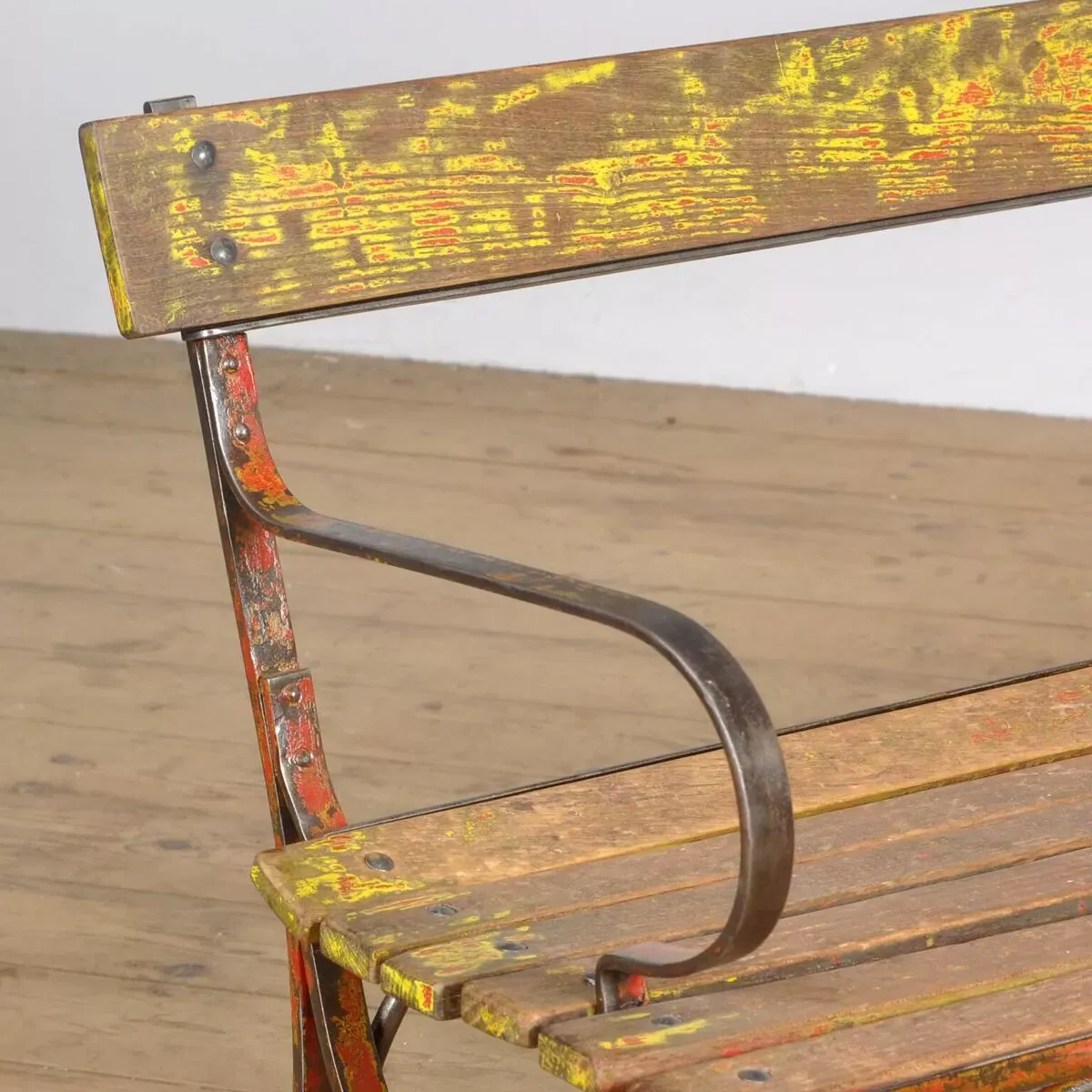 Illustration numéro 5 du produit Banc de Parc en Fer Riveté Années 1920