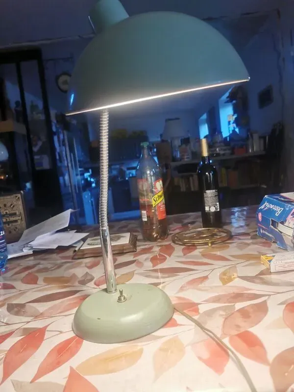 Illustration numéro 5 du produit Lampe à poser