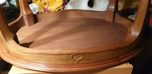 Illustration numéro 5 du produit Table à thé époque art nouveau en accajou massif