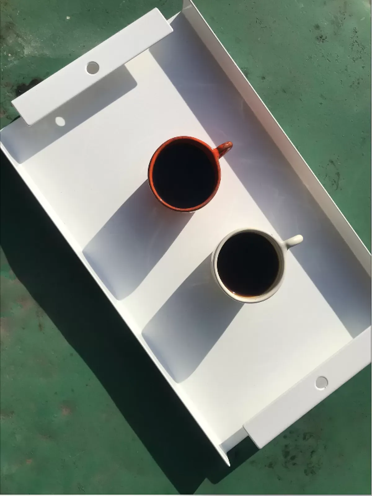 Illustration numéro 5 du produit Plateau blanc Maud Supplies origami acier thermolacqué