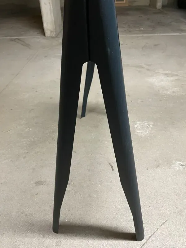 Illustration numéro 5 du produit Table métal de marque Tolix Medecin France