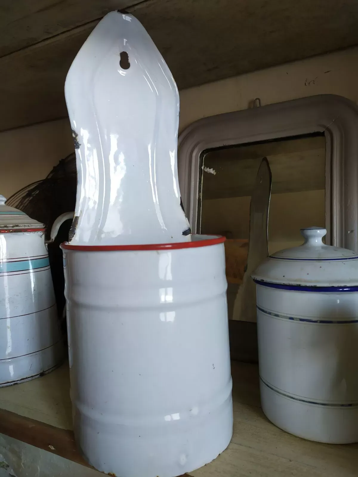 Illustration numéro 5 du produit Pot en tôle émaillée