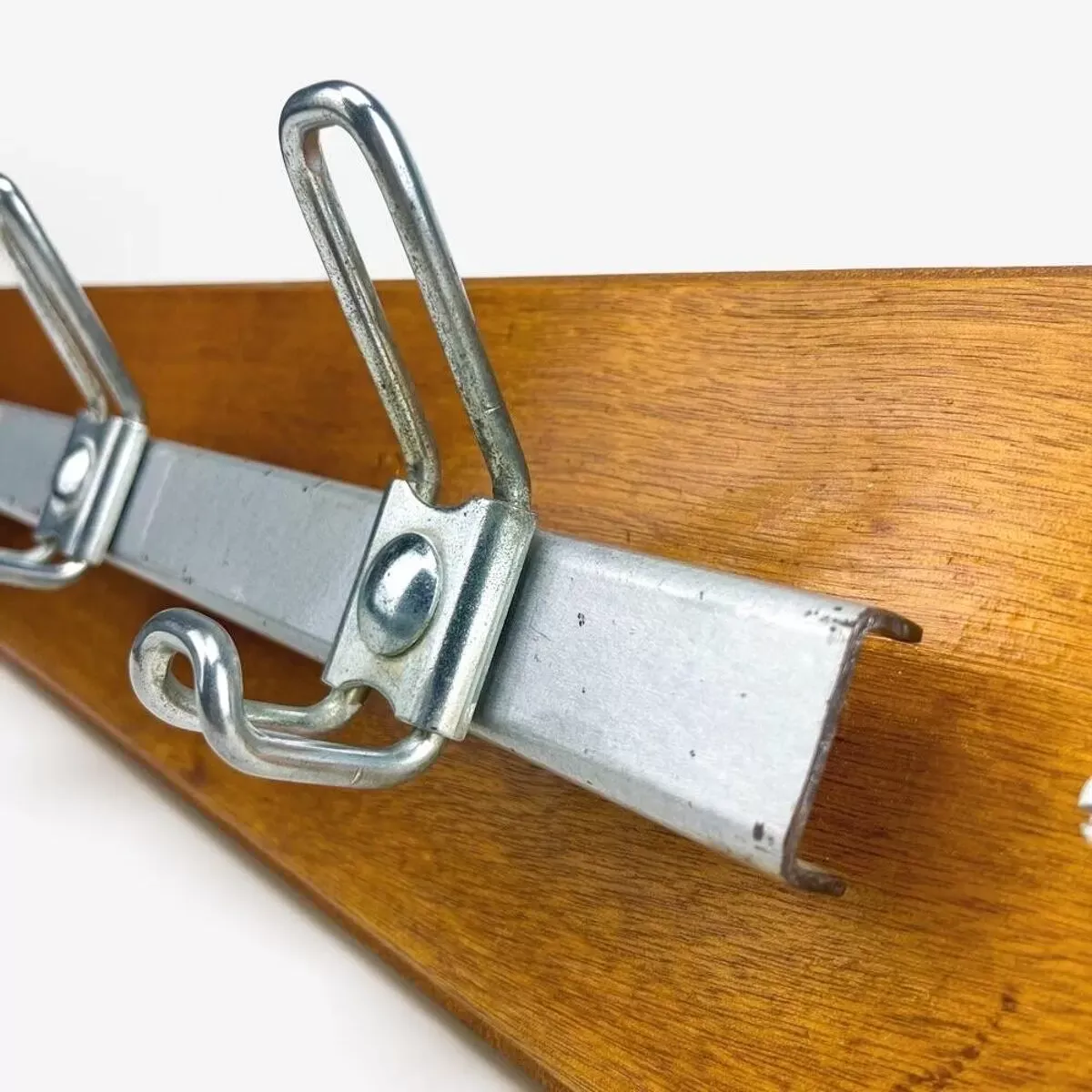 Illustration numéro 5 du produit Porte-manteaux industriel vintage bois et métal