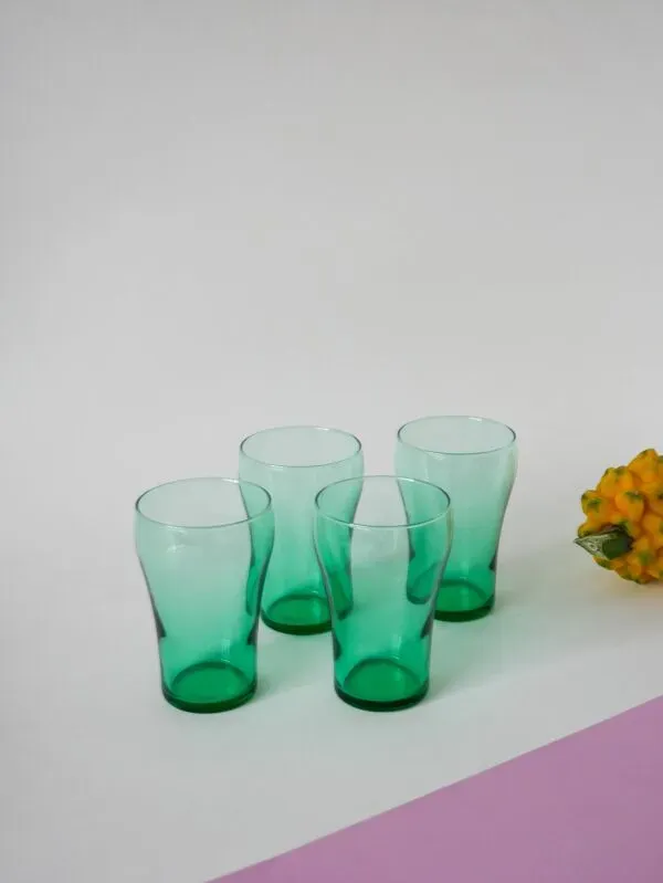 Illustration numéro 5 du produit Lot de 4 verres en verre vert 1970