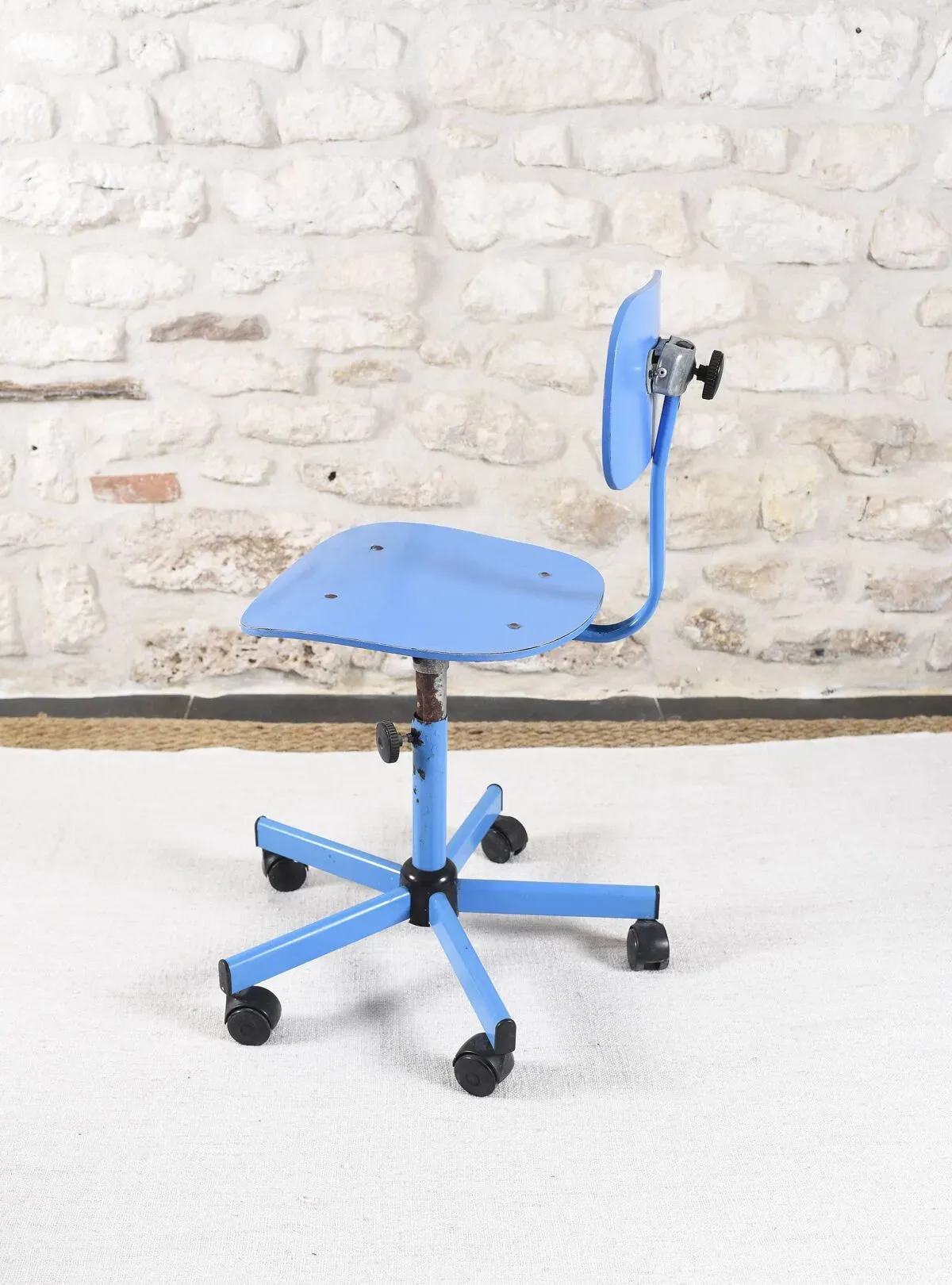 Illustration numéro 5 du produit Chaise industrielle de bureau vintage