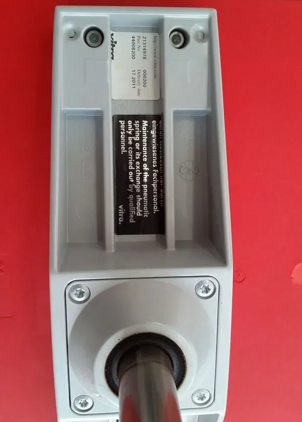 Illustration numéro 5 du produit Chaise haute ou de bar rouge Maarten Van Severen .04