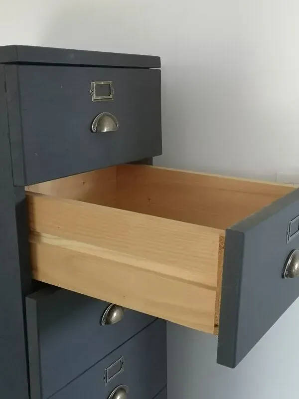 Illustration numéro 5 du produit Meuble de métier 8 tiroirs