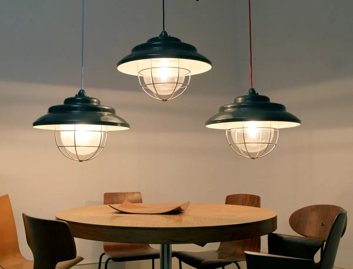 Illustration numéro 5 du produit Suspension industrielle années 1970