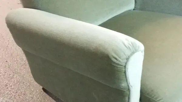 Illustration numéro 5 du produit Fauteuil club années 50 60 déjà restauré