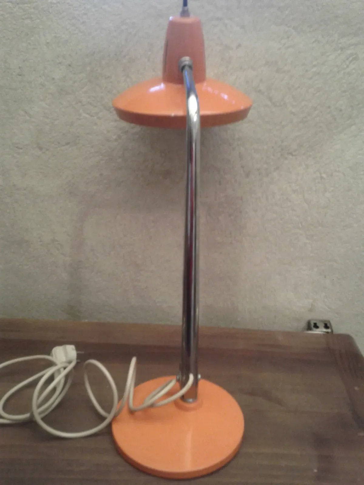 Illustration numéro 5 du produit Lampe fase orange