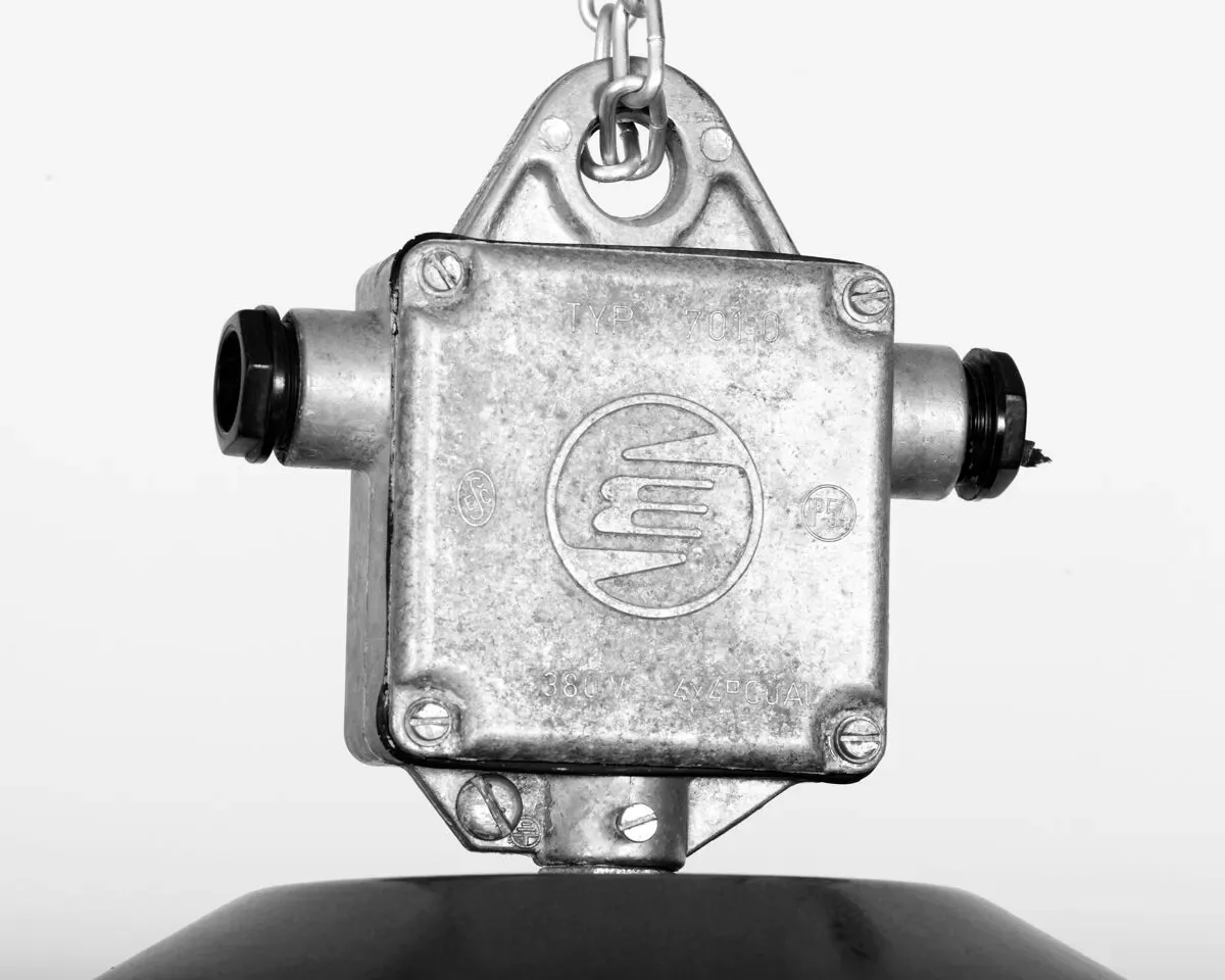 Illustration numéro 5 du produit Lampe industrielle de Elektrosvit, années 70