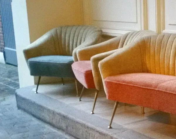 Illustration numéro 5 du produit Fauteuil  club design italien années 50-60  bi color