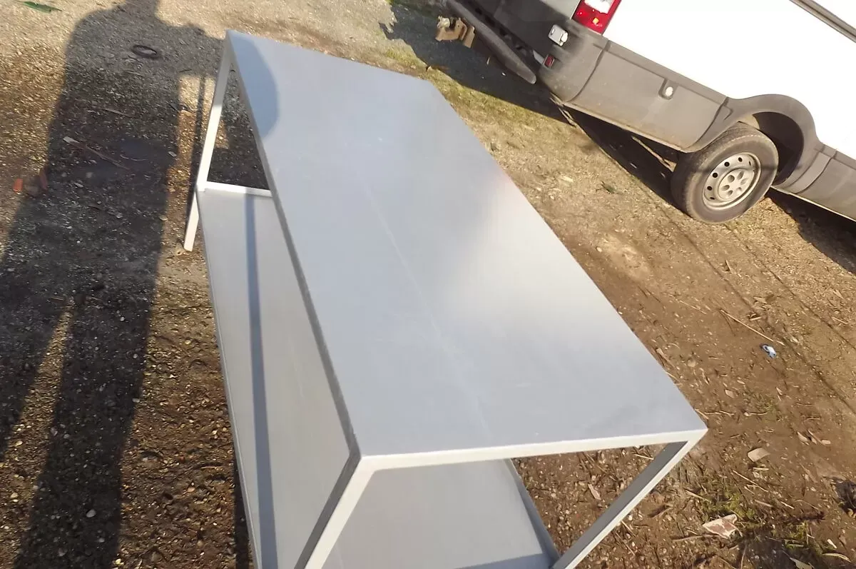 Illustration numéro 5 du produit Desserte en fer